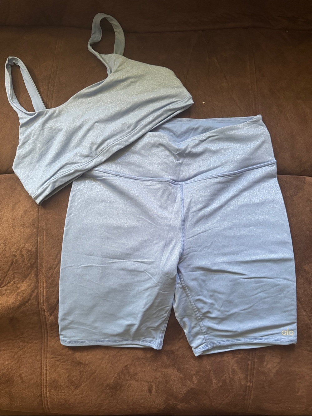 EUC [GLITTERY] Alo Yoga Set